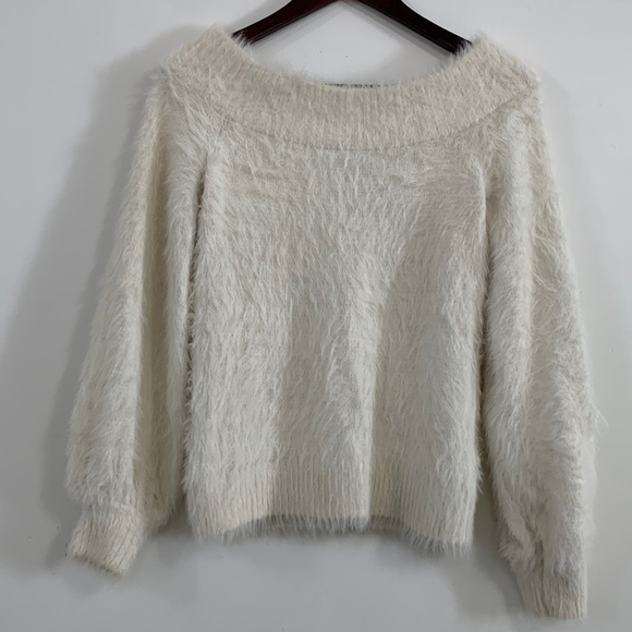 Banana Republic Off-Shoulder Sweater very soft and elegant cream color Size XS - Picture 1 of 7